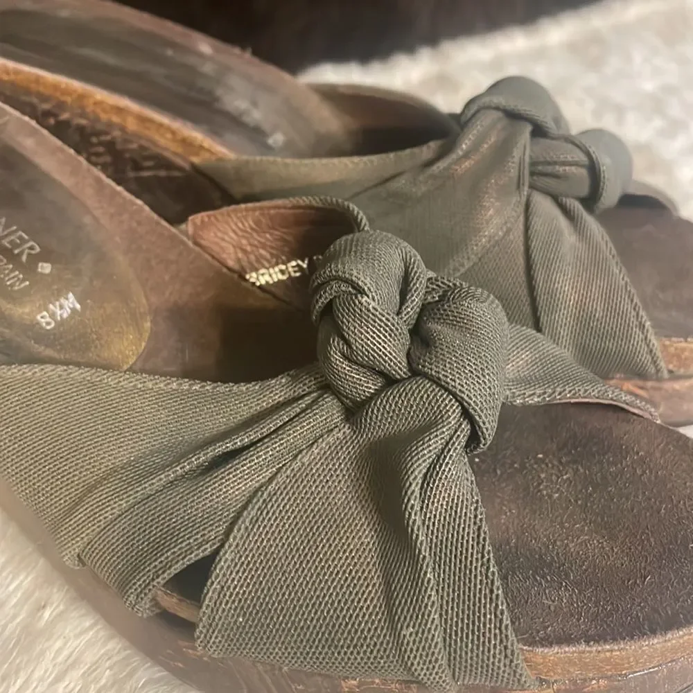 Donald pliner wedge shoes 8.5 (5502)